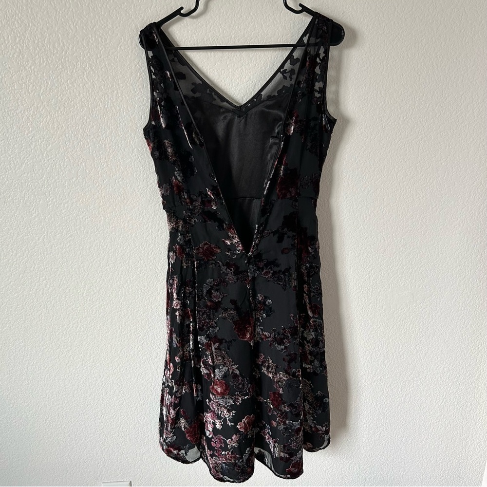 White House Black Market Black Floral Velvet 90s Inspired Formal Midi Dress - Picture 2 of 13